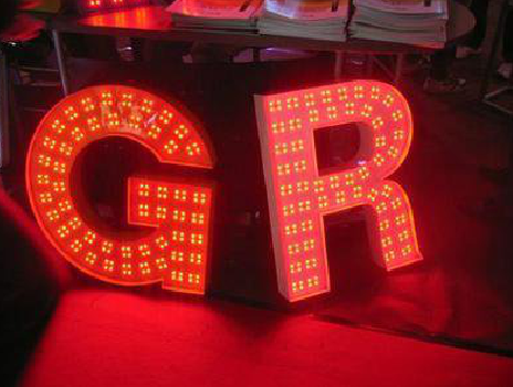 远安LED发光字常见的安装误区。