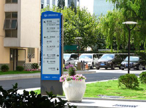 远安哪些因素影响宣传栏的制作？